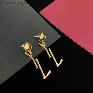 Boucles d'oreilles de créateur en laiton de goujon pour femme plaquée Gold Oreille d'oreille ohrringe petit mariage chaîne de métaux perl diamants mous d'oreilles z230817