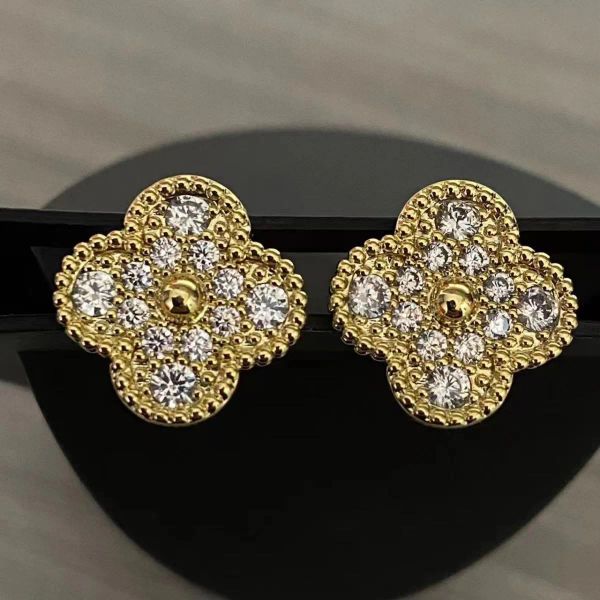 Stud Clover Pendientes de diseñador Pendientes de oro de 18 quilates con diamantes llenos para mujer Ágata negra Calcedonia roja Joyería para las orejas Regalo aretes de diseñador para mujeres