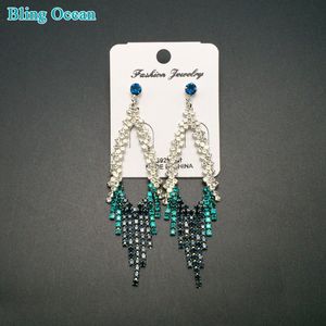 Boucles d'oreilles géométriques en cristal de pompon de bijoux de compétition de goujon coloré pour des spectacles de danse de scène de compétition de bikini de mariage KK159 230710