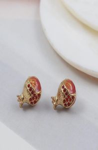Stud mignon belle boucle d'oreille de fruits pour les femmes Vintage rouge grenade oreille bijouxStud3651047