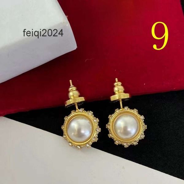 Stud designer boucle d'oreille femmes amour luxe strass jolis diamants métal fille bijoux amusant ohrringe lettres classiques v boîte cadeau lettre correcte