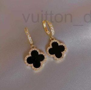 Boucles d'oreilles de créateurs Boucle d'oreille de trèfle à quatre feuilles pour femmes senior classique petit vent parfumé nouvelle bague d'oreille en or 18 carats lumière de luxe flash boucle d'oreille pour hommes KBOP