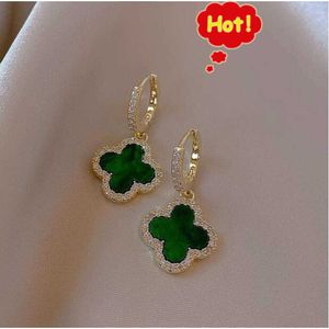 Stud Designer Boucles d'oreilles Trèfle à quatre feuilles Boucle d'oreille pour femmes senior classique petit vent parfumé nouvelle bague d'oreille or lumière luxe flash hommes