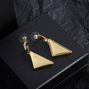 Stud Designer Gold Earrings Stud for Womens Triangle Earings Jewelry Fashion Triangular Ear Studs Woman Hoop Earings P Earring Love Gift 2305261D