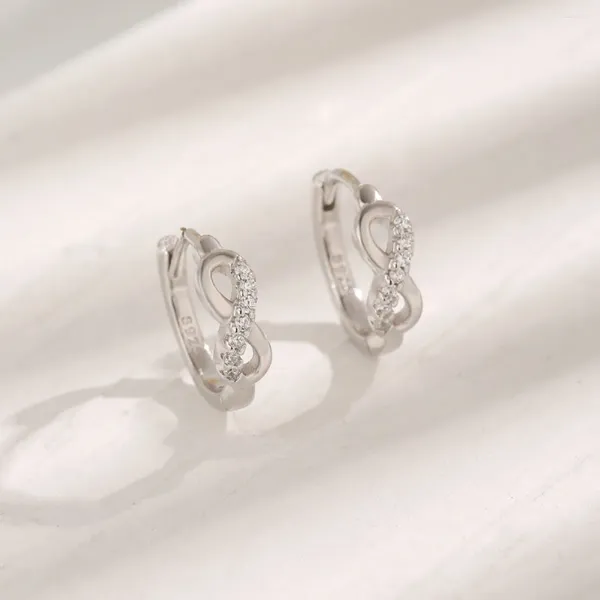 Boucles d'oreilles Stud 1: 1 Européen et américain personnalisés vendant un design rétro minimaliste S925 Silver Women Diamond Birthday Party Gift