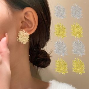 Boucles d'oreilles à tige 10pcs / lot réseau entrelacé en alliage de cuivre irrégulier pour les femmes vintage filles européennes et américaines mode bijoux sexy