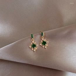 Boucles d'oreilles à tige en plaqué or véritable 14 carats, bijoux à la mode, cristal vert, métal creux, exquis pour femme, fête de vacances, boucle d'oreille élégante