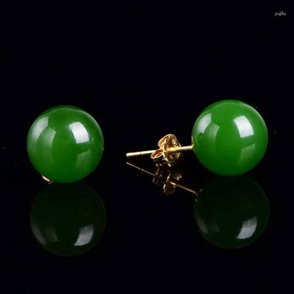 Boucles d'oreilles à tige en or 18 carats incrusté de jade naturel