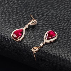 Pendientes de tuerca Joyería de oro rosa de 18 quilates con piedras preciosas de color rojo rubí En forma de gota de agua para mujeres Gotas para las orejas femeninas Regalos lindos de aniversario