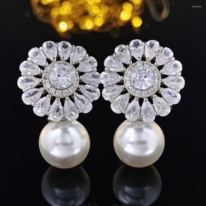 Pendientes de tuerca 2022, pendientes de perlas simuladas de flores de lujo para mujer, joyería de regalo de aniversario, venta al por mayor E6479