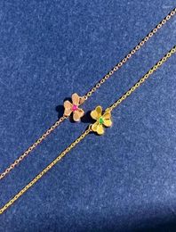 Boucles d'oreilles étalon 2022 Bracelets de bijoux tendance pour femmes Couleur d'or Fleurs sucrées Luck romantique Clover Mariage Cadeaux CZ5868579