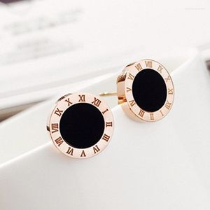 Pendientes de tuerca 2023 números romanos clásicos esmalte negro redondo para mujer Acero inoxidable chapado en oro rosa pendiente joyería de fiesta