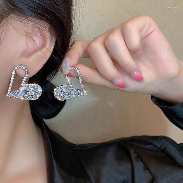 Boucles d'oreilles 2023 mignon grand coeur tendance brillant Micro incrustation Zircon creux amour fête bijoux exquis cadeau en gros