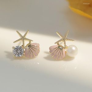 Pendientes de tuerca 2023 personalidad de la moda europea y americana Simple circón asimétrico refinado perla de concha de estrella de mar mujeres