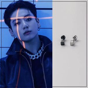 Stud Pendientes 2023 Korean Wave JUNG-KOOK Misma geometría de acero inoxidable Earstuds Punk Style Joyería de los hombres Hip Hop Accesorios de moda Regalo