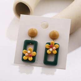 Boucles d'oreilles 2023 printemps arrivées Corée Style doux belle marguerite fleuron multicolore résine fleurs pour femmes bijoux de mode de haute qualité