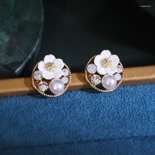 Boucles d'oreilles à clous pour femmes, Style Vintage, perle de fleur, légère, luxe, tempérament, mode, bijoux assortis, cadeau, accessoires tendance, 2023