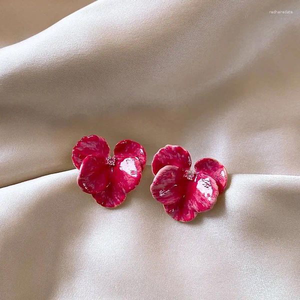 Boucles d'oreilles à clous pour femmes, bijoux de luxe légers et élégants, fleur rouge, à la mode, cadeaux en métal, nouvelle collection 2024