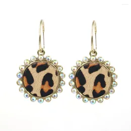 Boucles d'oreilles étalon 2024 Arrivées Retro Classic Round PU Leopard Léopard Pendant pour femmes bijoux de mode