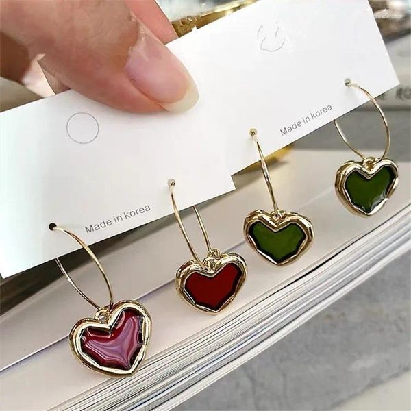 Boucles d'oreilles à clous en forme de cœur rouge pour femme, anneau d'oreille Simple et romantique, de tempérament coréen, Simple, en forme de cœur, de célébrité, 2024