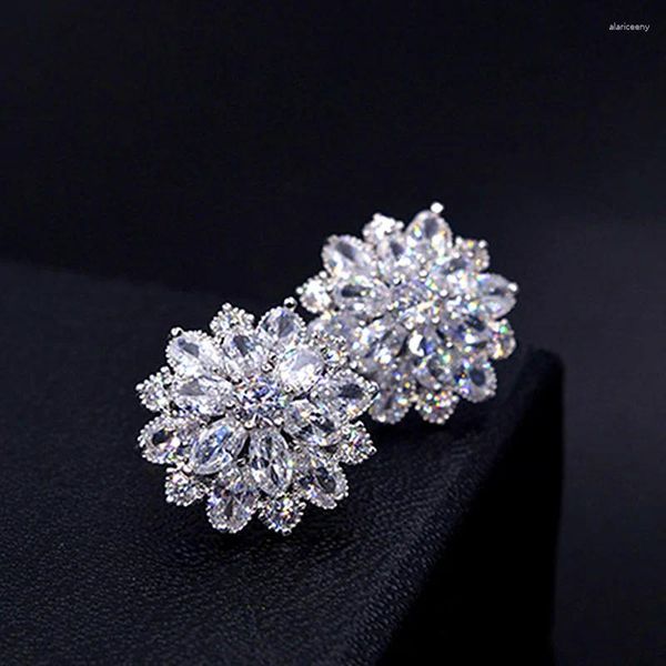 Boucles d'oreilles à clous pour femmes, bijoux de mariage, Design de luxe, clair, AAA, Zircon autrichien, fleur élégante, cadeaux de personnalité, 2024