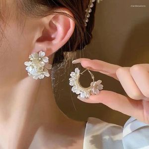 Stud Oorbellen 2024 Prachtige Witte Bloem Splicing Hoop Voor Vrouwen Mode Veelzijdige C Koreaanse Trend Elegante Sieraden