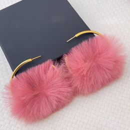 Boucles d'oreilles étalon 2024 Dernière marque vintage pour femmes bijoux de luxe mode rose laine acrylique de créateur de créateurs.