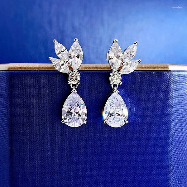 Boucles d'oreilles en argent 2024 S925, 7 10, Simple, mode, personnalité, fleur, Zircon, vente directe d'usine