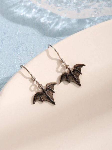 Boucles d'oreilles 2024 S925 Silver Black Bat Ear Studs Bijoux en Europe et en Amérique Simple Mode Polyvalent Personnalisé Femmes