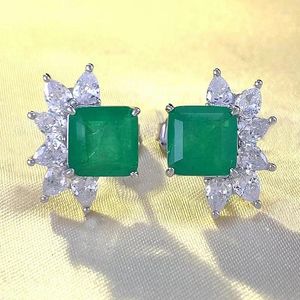 Stud -oorbellen 2024 S925 Silver Imitation Emerald Cut Fashion veelzijdige verkoop in Europa en Amerika