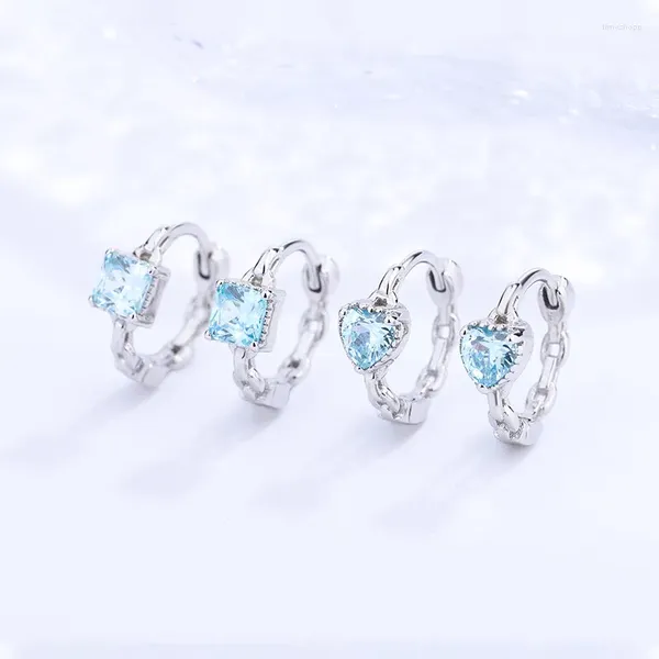 Boucles d'oreilles étalon 2024 S925 Silver Silver Light Blue Love Fomen Femmes One Paire Diamant carré polyvalent irrégulier