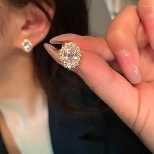 Boucles d'oreilles couleur argent 2024, bijoux pour femmes, mode mignon petit cristal clair Cz, cadeau pour filles adolescentes, saint valentin