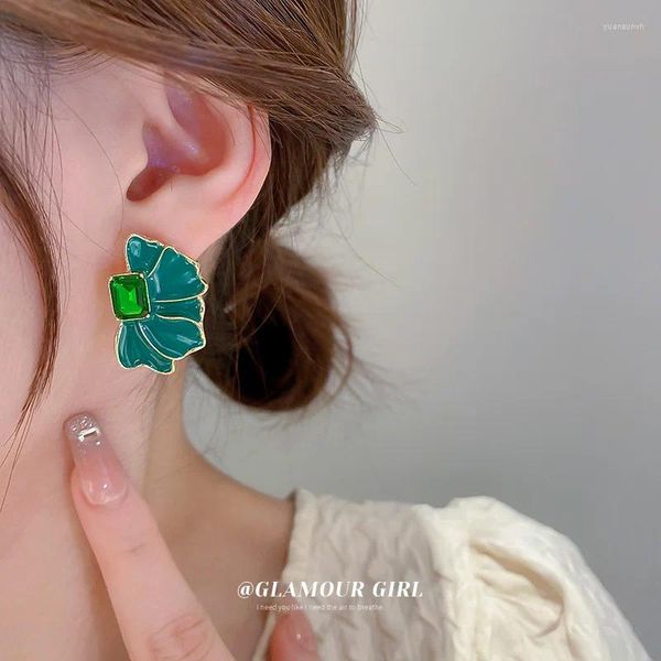 Pendientes de sementales 2024 Spring Summer Flores en forma de abanico Verde azul azul Rose Red Red Dripping Ear Studs for Women Girls Regalo de joyería de moda