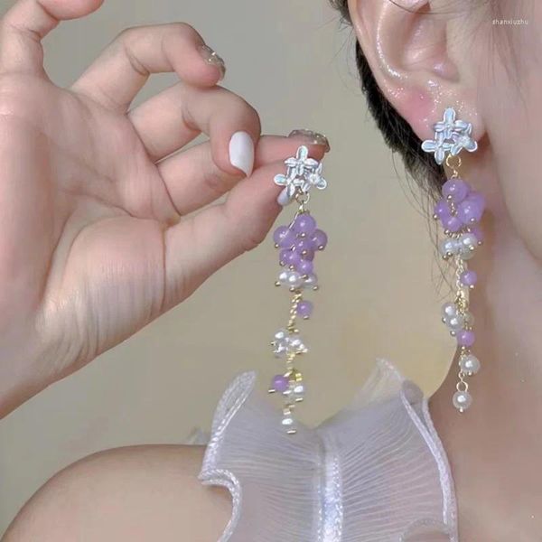 Pendientes de tuerca para mujer, moda de verano 2024, Retro, flor de uva púrpura, borla de perlas, adorables largo, elegante, accesorio de temperamento que combina con todo