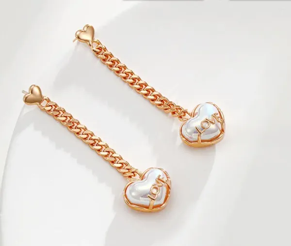 Pendientes de tuerca 2 uds corazón de perla de imitación para mujer joyería delicada y encantadora de melocotón regalo de boda para niña de Navidad F1860