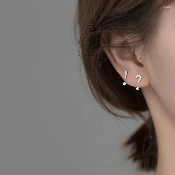 Pendientes de tuerca de Plata de Ley 925 con diamantes de temperamento creativo para mujer, símbolo Simple asimétrico, Aretes de tendencia 2024