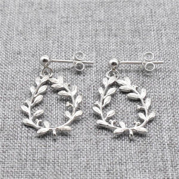 Boucles d'oreilles 925 Branche d'oreille à feuilles argentées sterling gouttes du rhodium plaqué avec un anneau fermé