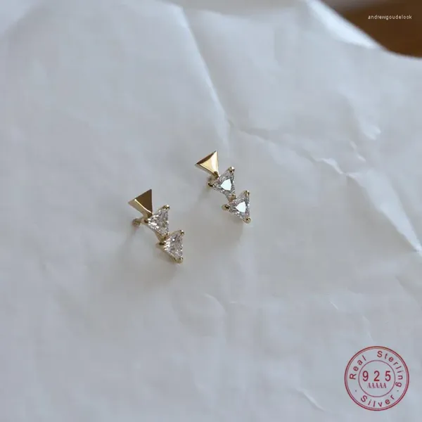 Boucles d'oreilles à tige en argent sterling 925 plaqué or 14 carats avec zircon triangulaire géométrique coréen pour femmes et filles, petits bijoux exquis de tous les jours