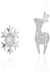 Boucles d'oreilles 925 Sterling Silver Women039 Fashion Fashion Exquise Snowflake Sika Deer Asymétrique Mini Jewelry Ladies Christmas O2665575