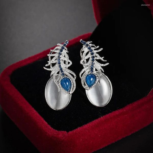 Boucles d'oreilles Ajojewel Vintage Style Blanc Opal Plumes Blue Cz Stones Ladies Bijoux en gros Cadeau élégant