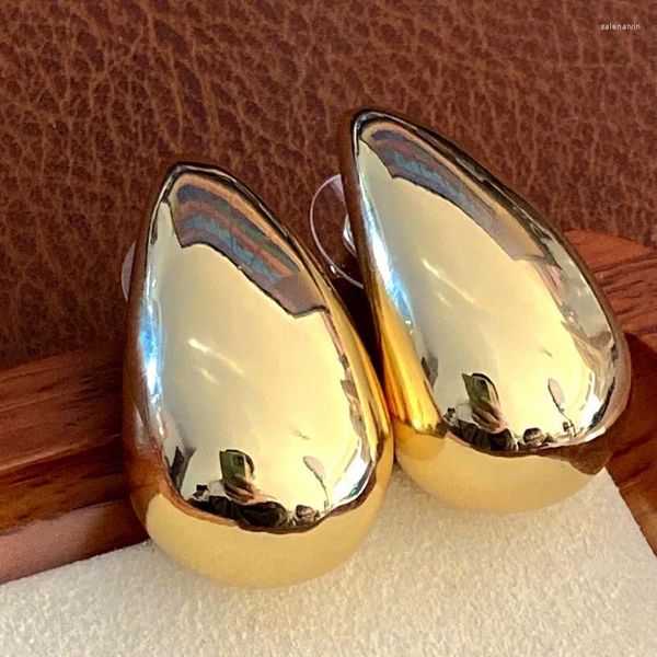 Boucles d'oreilles à clous d'Amazon français, Style de luxe léger et minimaliste, goutte en métal exagérée et brillante, vente en gros