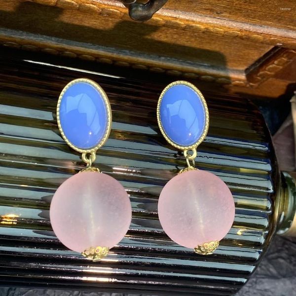 Boucles d'oreilles à tige et médiéval vintage frais doux âge réduit petit jade givré méthode ancienne perles de verre balayage épaule oreille