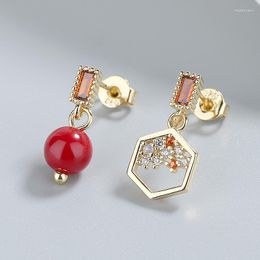 Boucles d'oreilles à tige asymétriques petites femmes simples spéciales cristal rouge cerise pendentif géométrique boucle d'oreille