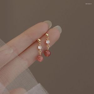 Pendientes de tuerca para mujer, aretes pequeños de cristal con forma de fresa, para verano, chapado largo, oro de 14K, regalo sencillo, 2023