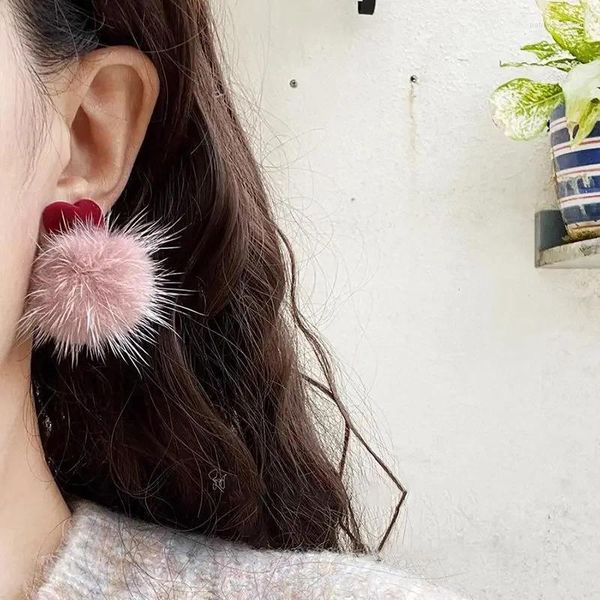 Boucles d'oreilles automne hiver vin rouge velours amour peluche boule vison doux tempérament frais élégant pour les femmes bijoux