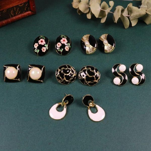 Boucles d'oreilles en fil métallique noir et blanc pour femmes, bijoux rétro en émail, élégant, exquis, minimaliste, Style de bureau