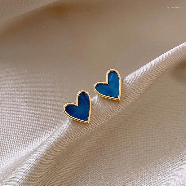 Pendientes de tuerca amor azul temperamento de mujer celebridad de Internet pequeño y exquisito corazón femenino joyería de estilo dulce al por mayor