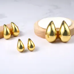 Pendientes de tuerca Marca Moda 3D Gota de agua Color dorado Diseño grande Joyería blanca para el cliente Calidad fina