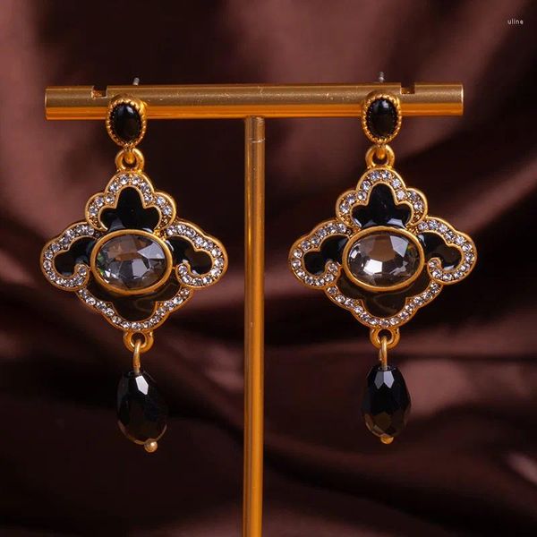 Boucles d'oreilles étalon plaquées 18 carats en or vintage émail peint à la main émaillant strassons tchèques minimalistes et polyvalents