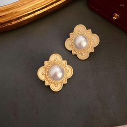 Stud -oorbellen Brincos para als mulheres oorbellen antieke sieraden matte parel Frans gecontracteerd door het gevoel van oude manieren van